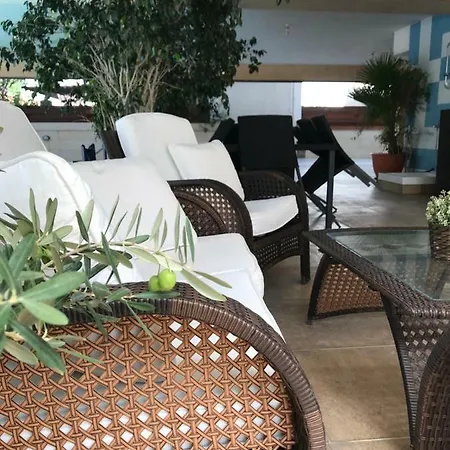 Mystra Place Апартаменти *